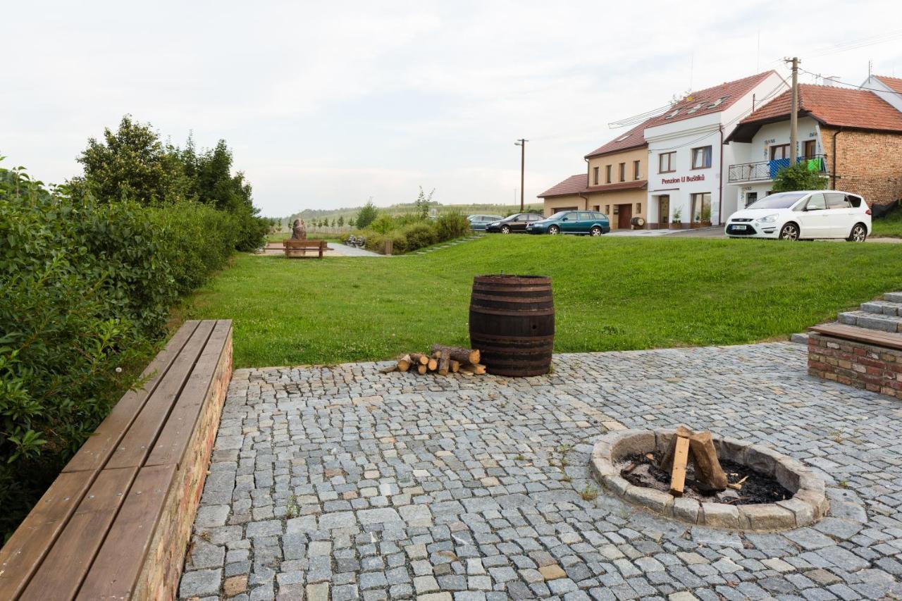 Penzion U Buštíků Sardice Exterior foto